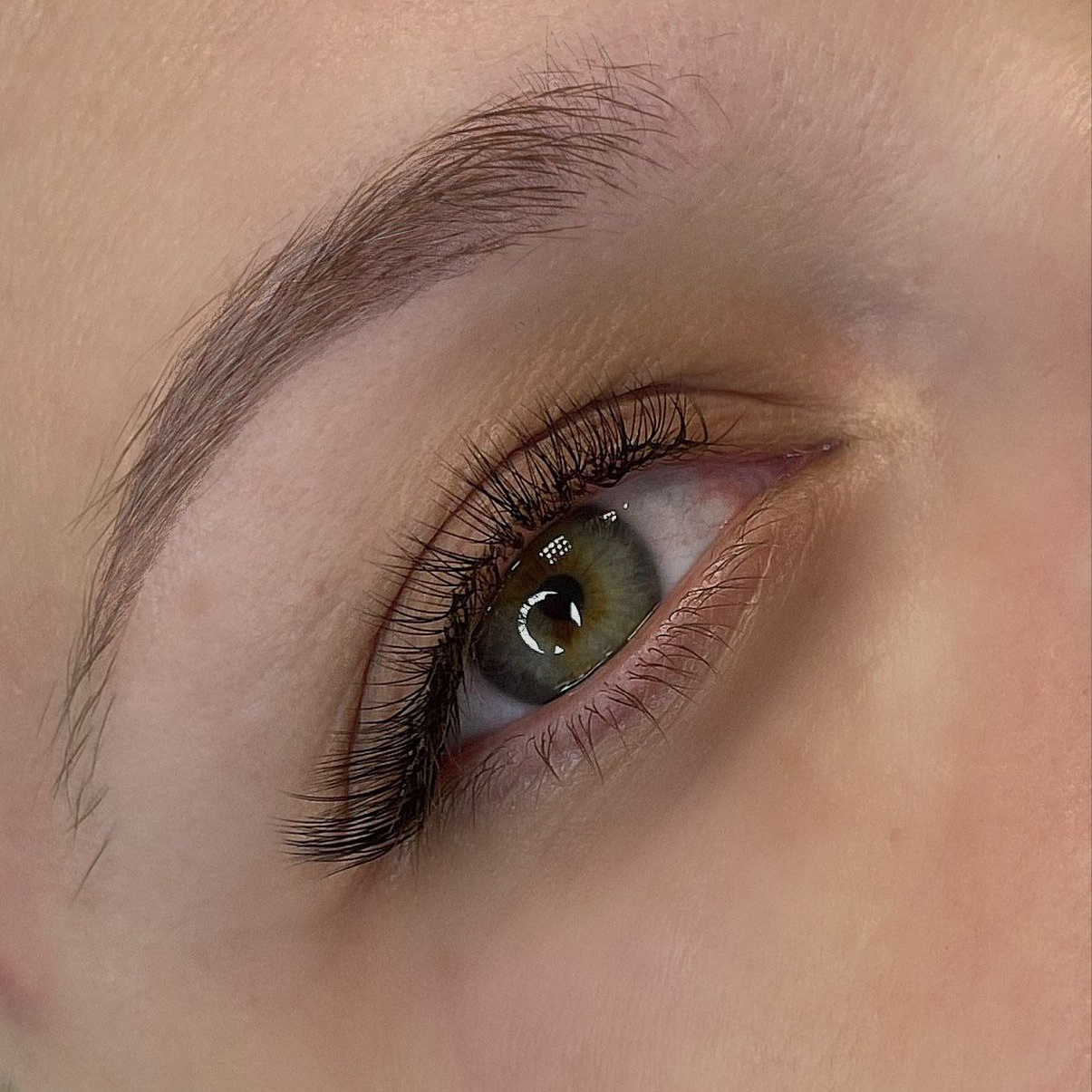 Наращивание ресниц: классика