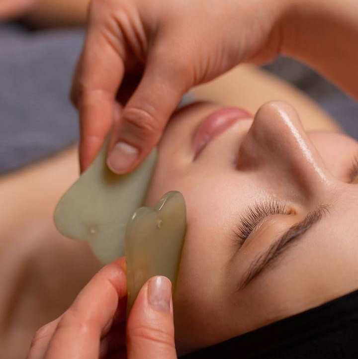 Пластический массаж лица