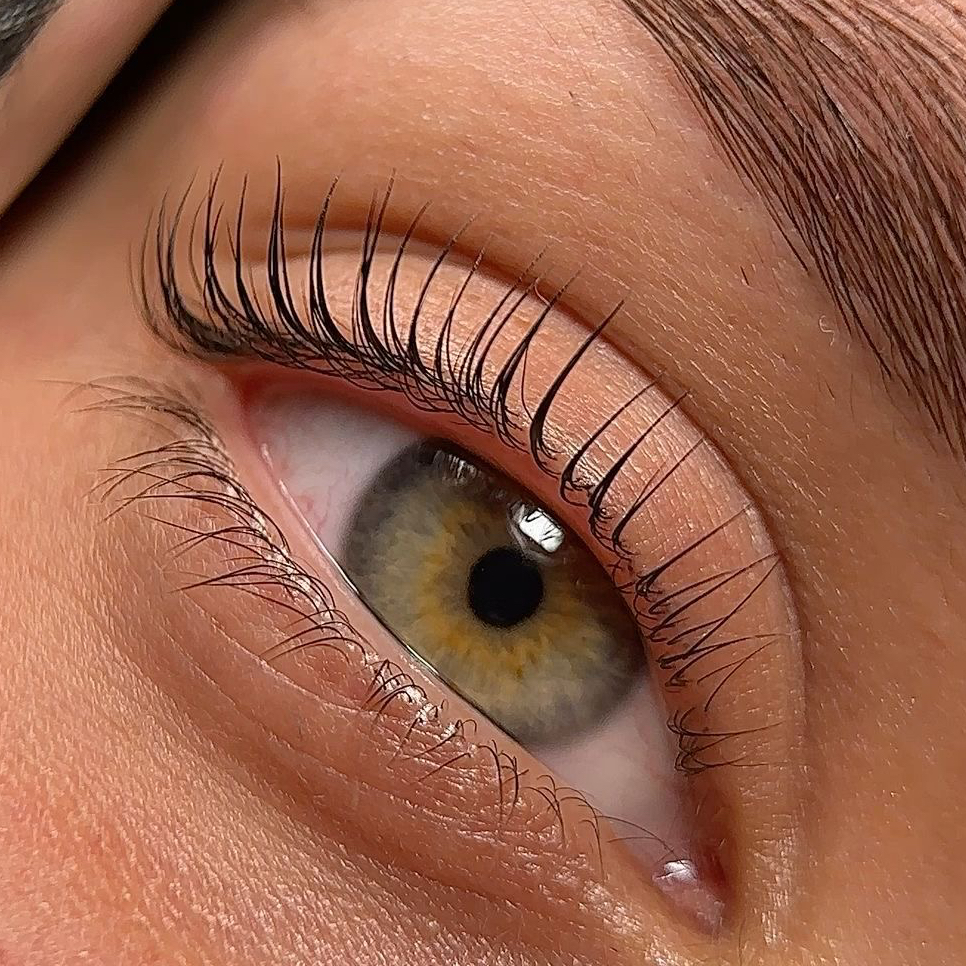 Комлекс 3 - Ламинирование и окрашивание ресниц + ламинирование и коррекция бровей