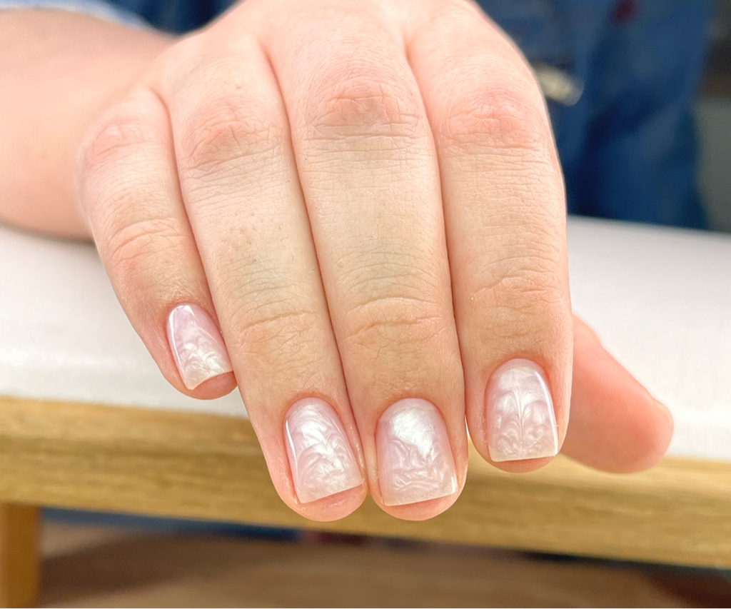 Маникюр с покрытием нюдовым гелем (без покрытия цветом)