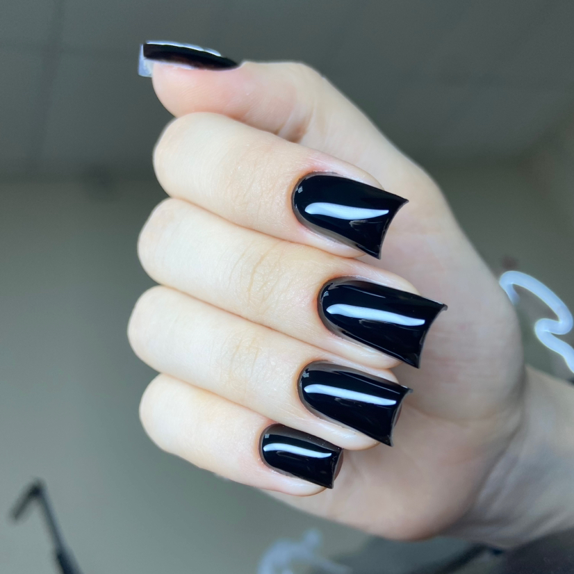 Маникюр с покрытием, гелевая коррекция ( длина более, чем короткая, любая, коррекция формы гелем, достроение углов, починка трещин, наращивание до 3 н