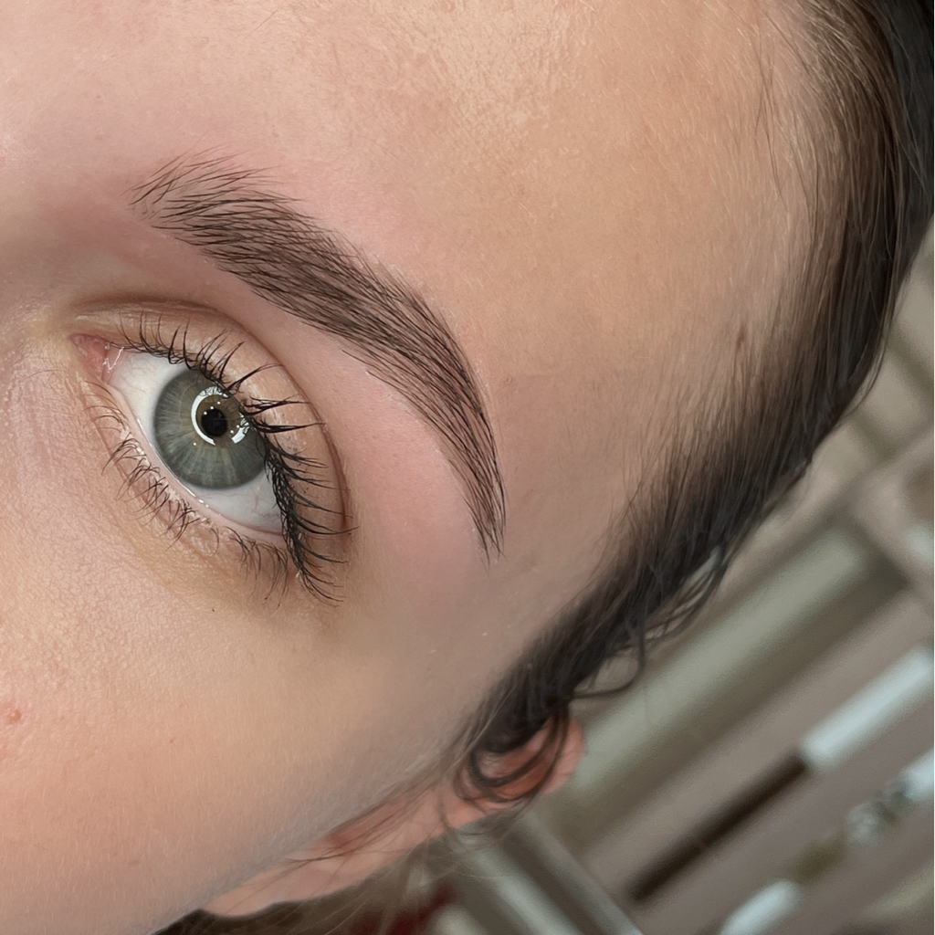 Художественное оформление бровей