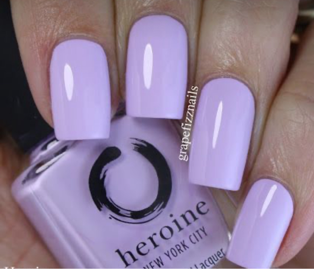 Маникюр с покрытием цветного лака