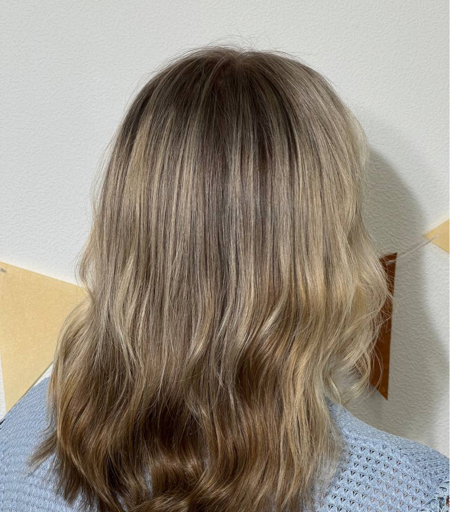 🔺 Мелирование нескольких прядей + Окрашивание/ тонирование [один тон] до плеч