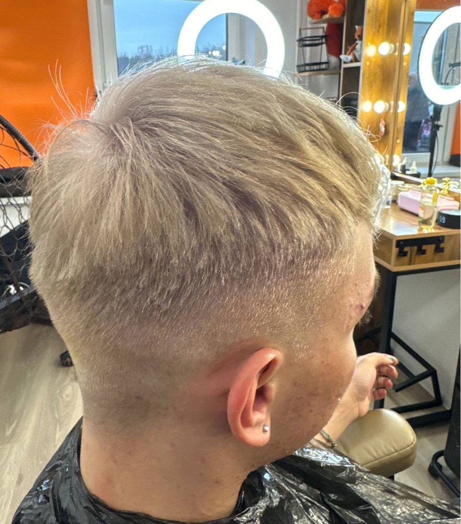 👨🏻Для Мужчин
ОКРАШИВАНИЕ [Обесцвечивание волос порошком + тонирование в холодный блонд] любая длина