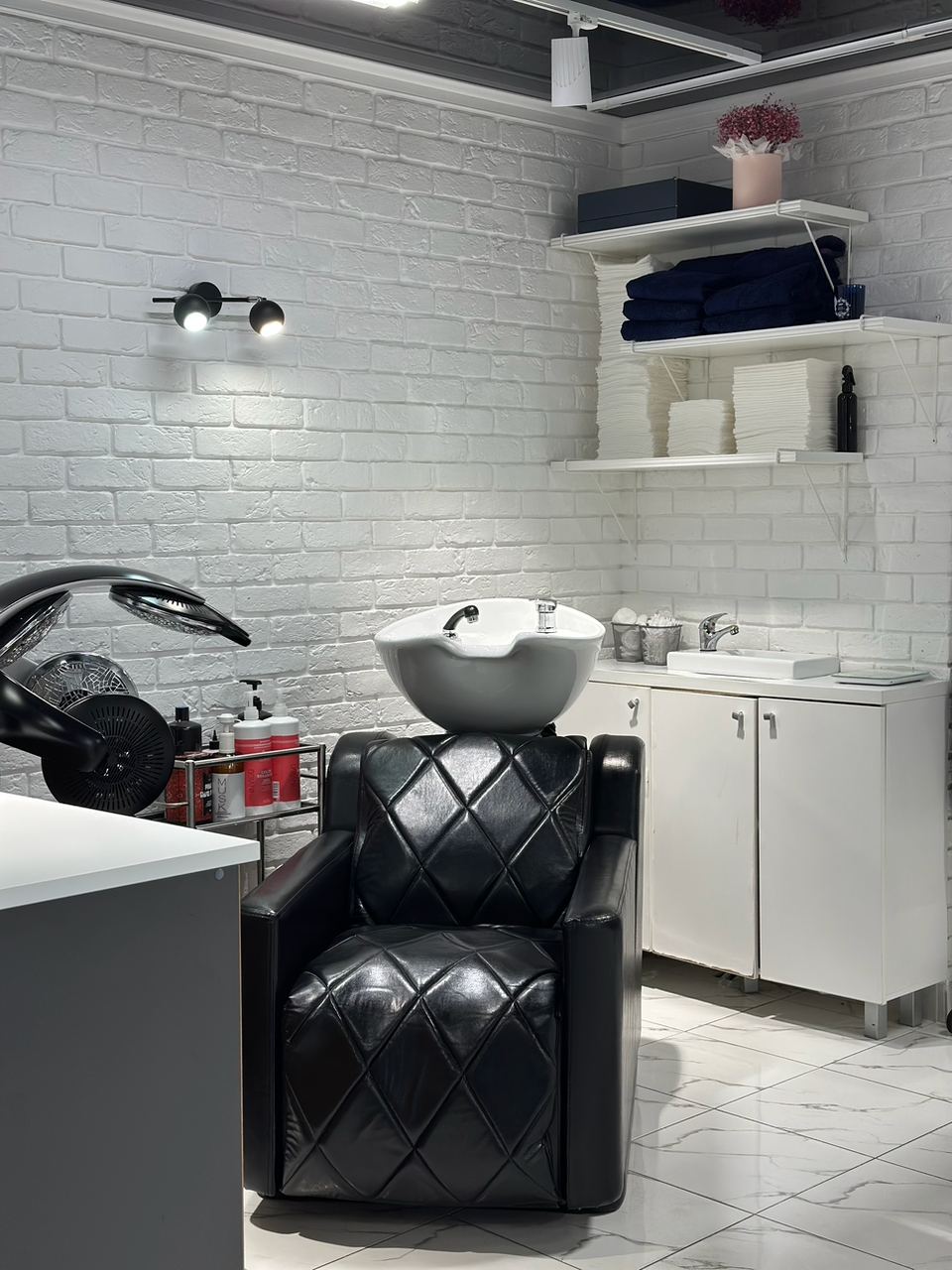 Qizning mushukini oching