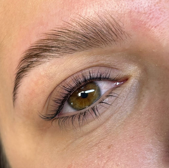 КОМБО Ламинирование ресниц + окрашивание бровей