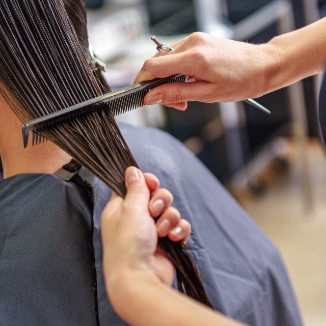 Trimming the ends of the hair