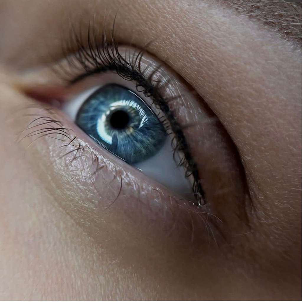 Межресничное пространство