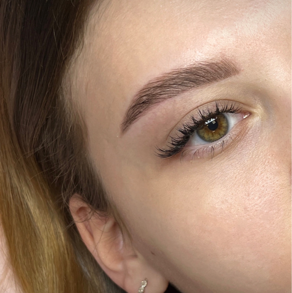 Комбо «Счастливое окрашивание» (окрашивание, коррекция бровей + счастье для бровей)