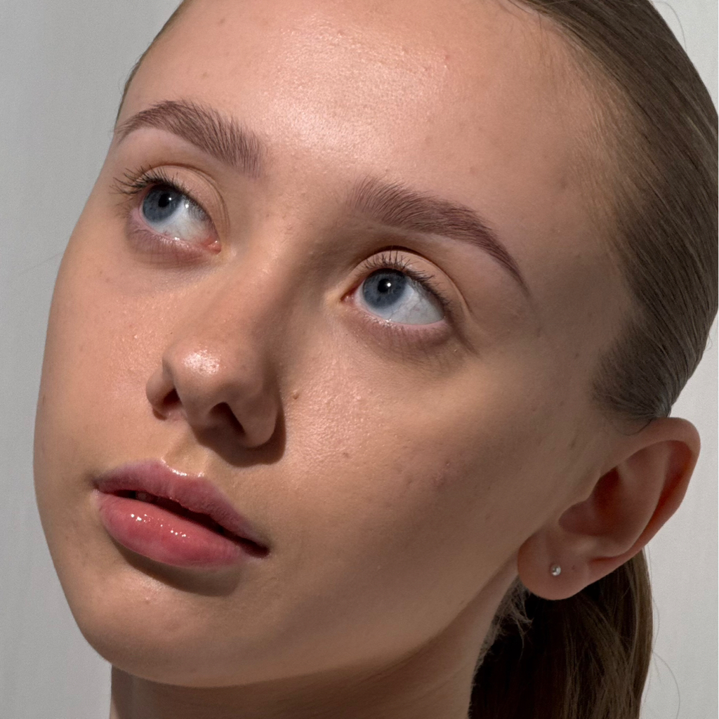 Долговременная укладка бровей с окрашиванием (С 01.12 СТОИМОСТЬ 2400)