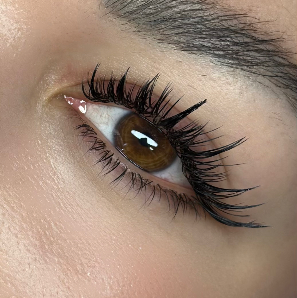 Наращивание верхних + нижних ресниц!