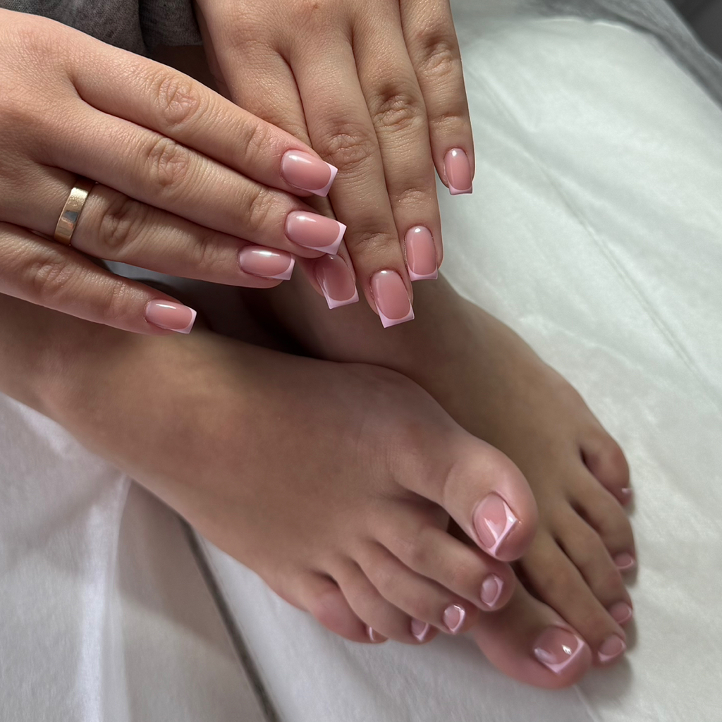 Полный комплекс Маникюр и Педикюр