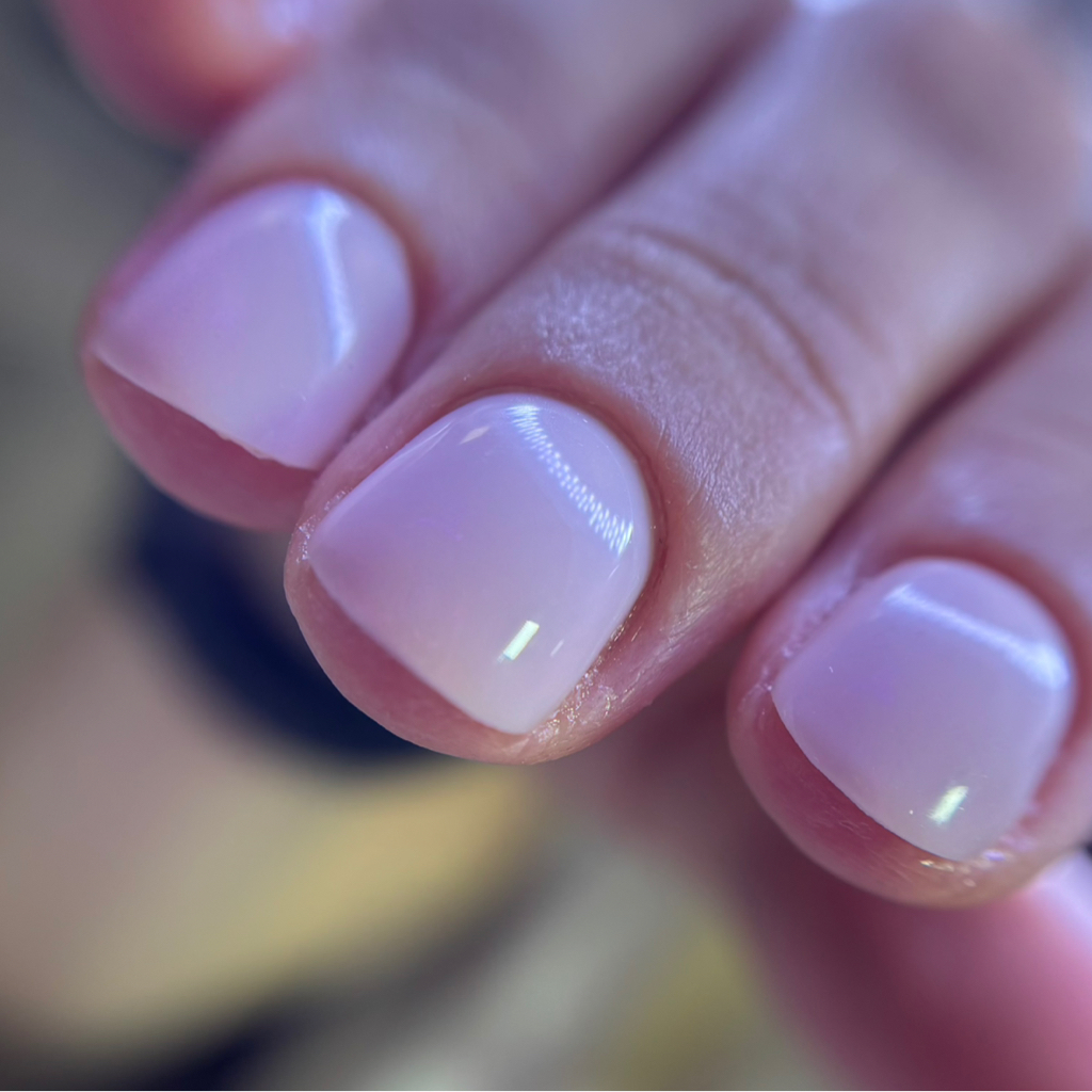 Маникюр с укреплением ногтей однотон