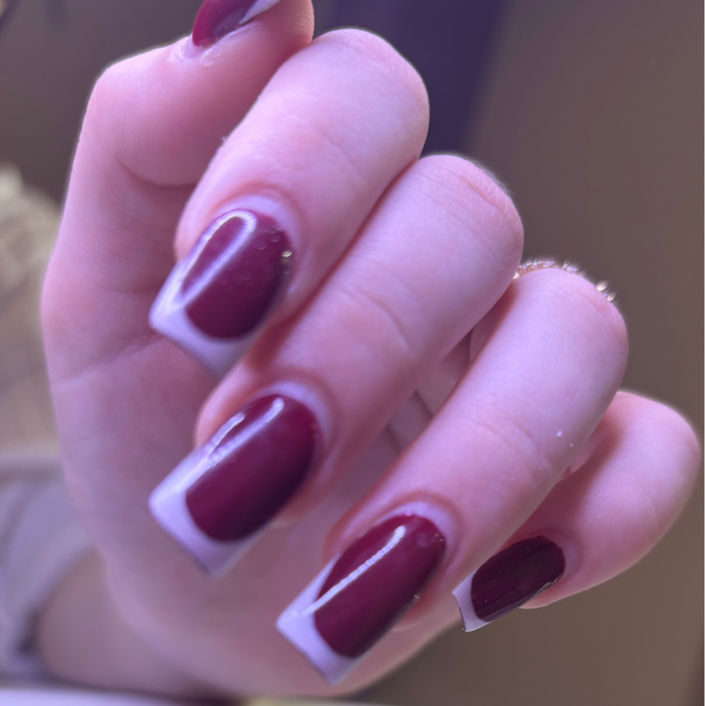 Коррекция наращивания ногтей