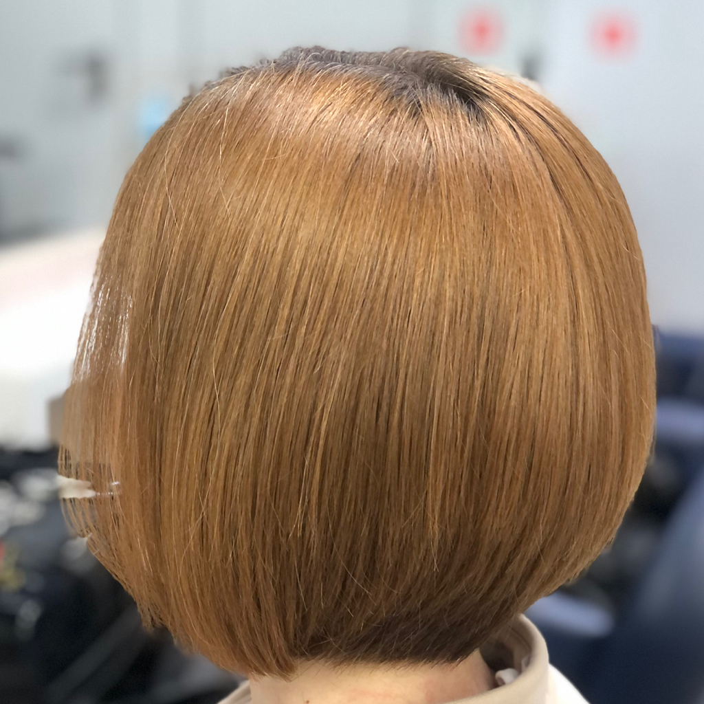 Женская стрижка (средние волосы)