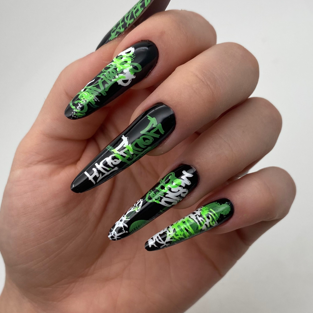 Комплекс : коррекция моделирования В стоимость входит - снятие старого покрытия, моделирование формы, покрытие цветом, легкий дизайн на 1-2 ноготка