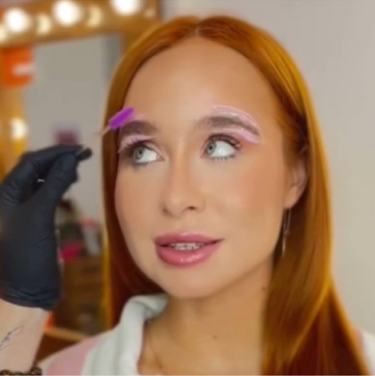 ✅Комбо
▪️БРОВИ [Коррекция формы и Окрашивание бровей]
ЛИЦО [депиляция воском]🍯