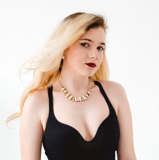 Дарья (мастер маникюра)