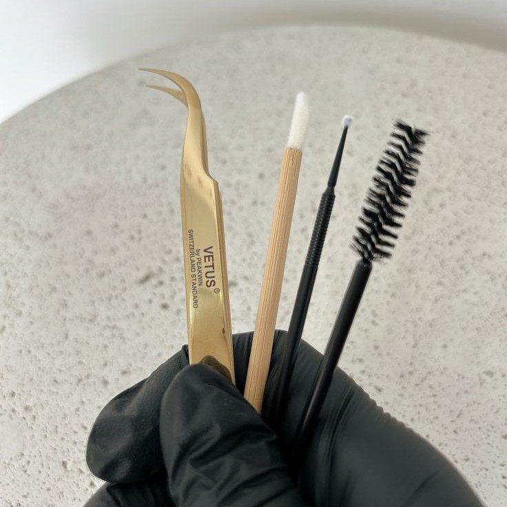 Снятие наращенных ресниц(чужая работа,без последующего наращивания)