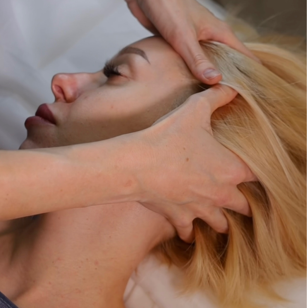 Массаж лица и головы (МФР)