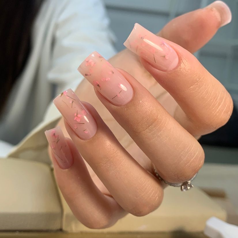 Маникюр + укрепление длинных ногтей