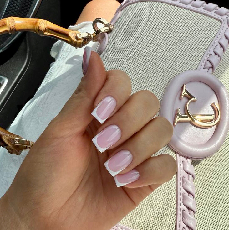 Маникюр + укрепление ногтей с покрытием french