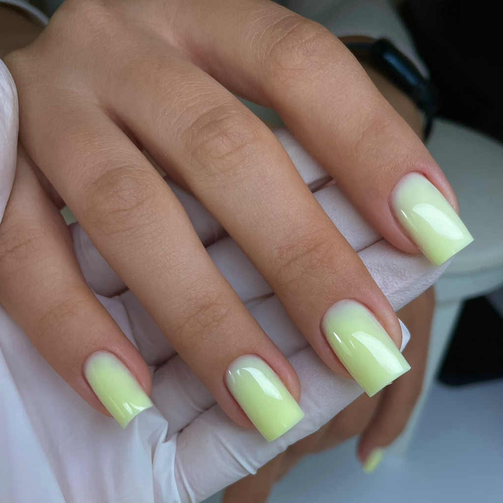 Маникюр с покрытием гель-лак