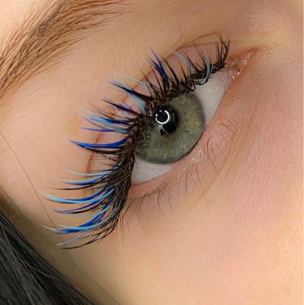 Доплата за цветное моделирование с использованием более 2х оттенков цветных ресниц