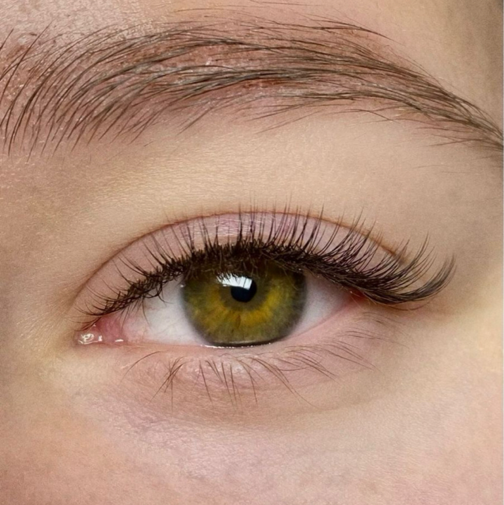 Наращивание ресниц 1D