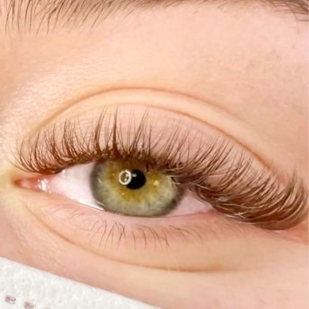 Светло-коричневые ресницы