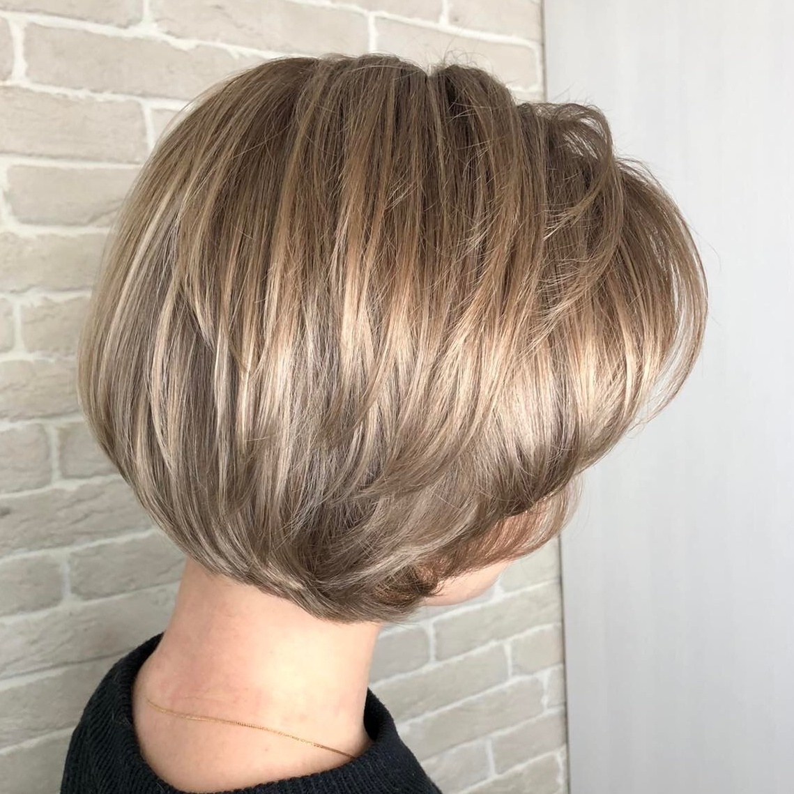 Однтонное окрашивание короткий волос