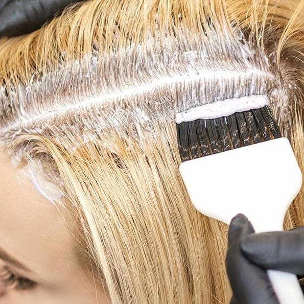 Однотонное окрашивание корней до 3-х см