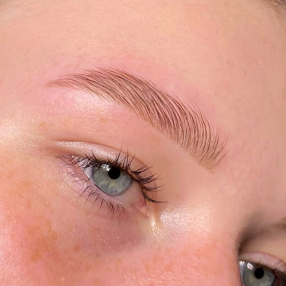 Долговременная укладка + коррекция + окрашивание бровей + BOTOX