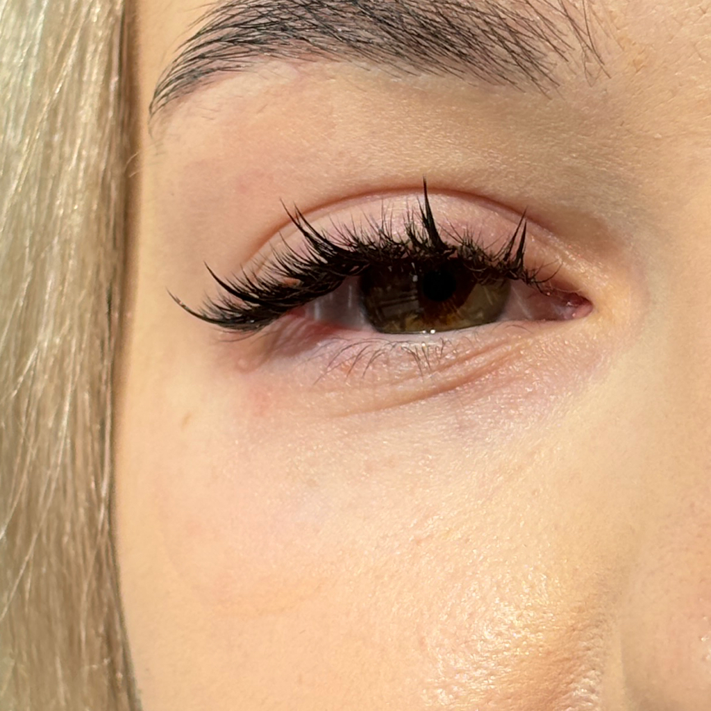 Наращивание ТРЕНДЫ/MEGA VOLUME (объемы более 4д и в трендовых схемах:мокрый, рваный, ким, лучики, аниме, тушь,ламинирование)