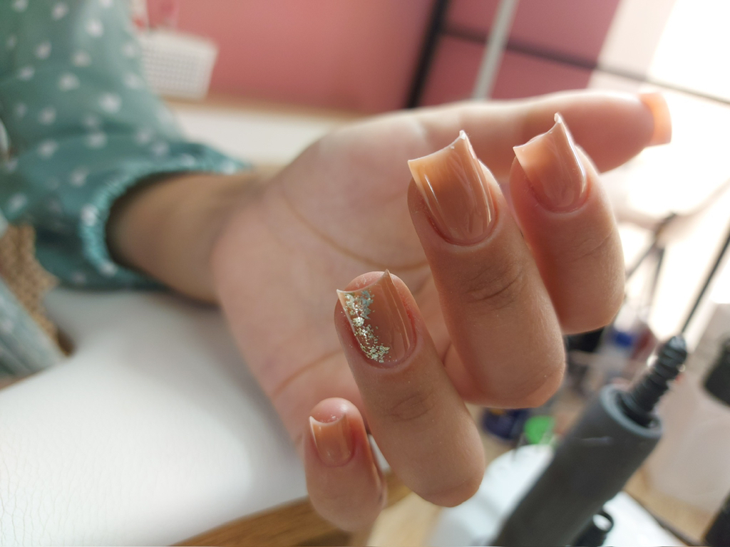 Наращивание ногтей