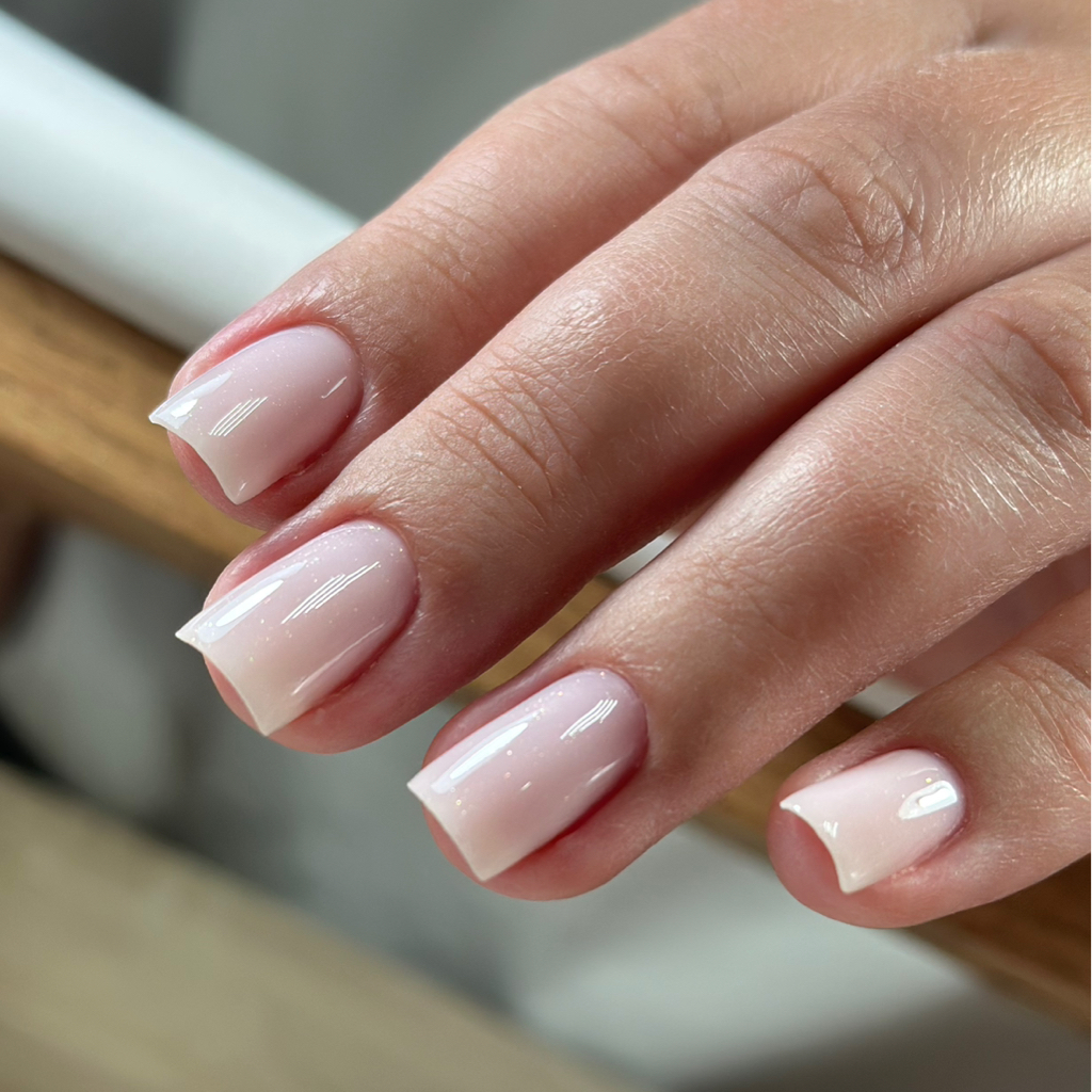 Маникюр с покрытием