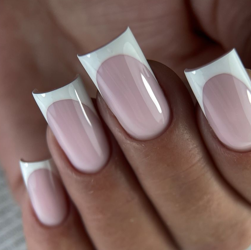 Маникюр с укреплением гелем + френч