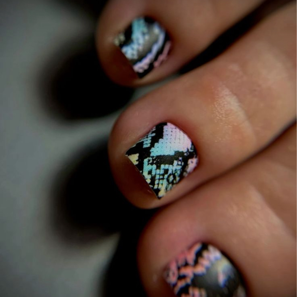 Пленки в педикюре