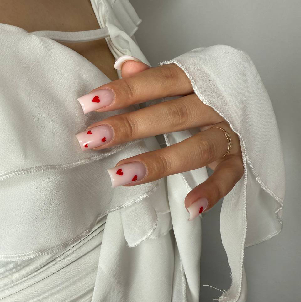 Маникюр с покрытием гель-лак