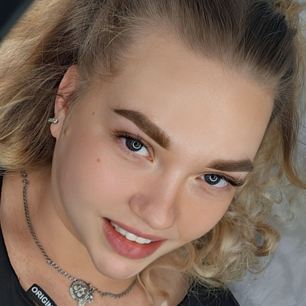 Перманентный макияж бровей