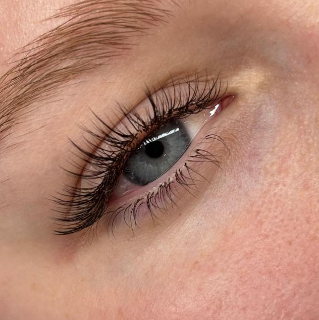 Наращивание нижних ресниц