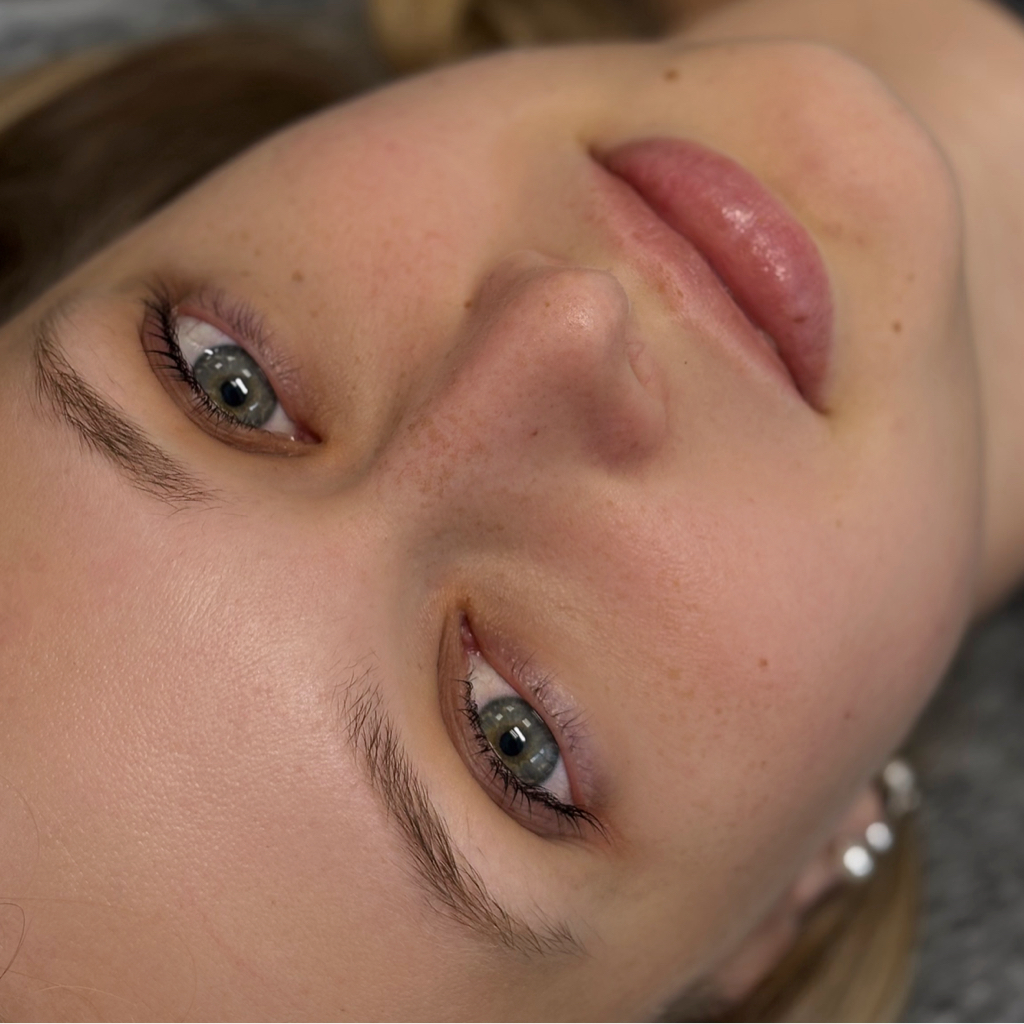 Ламинирование ресниц (с окрашиванием и уходом)