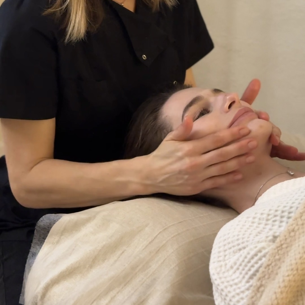 Массаж лица миофасциальный