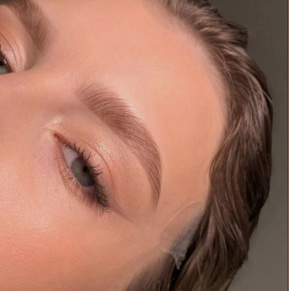 Окрашивание бровей