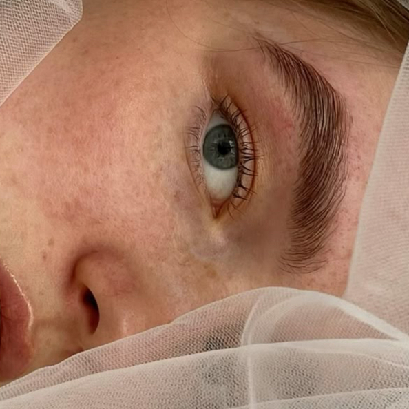 Осветление бровей (отдельная процедура)