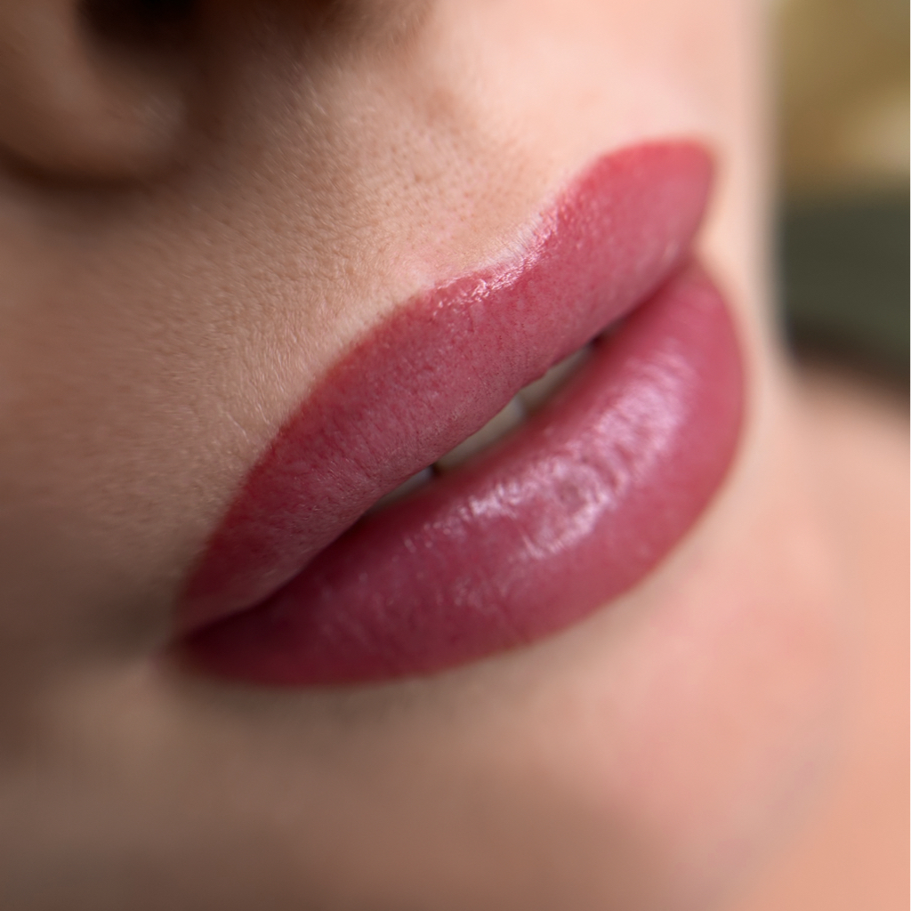 Коррекция перманентного макияжа губ