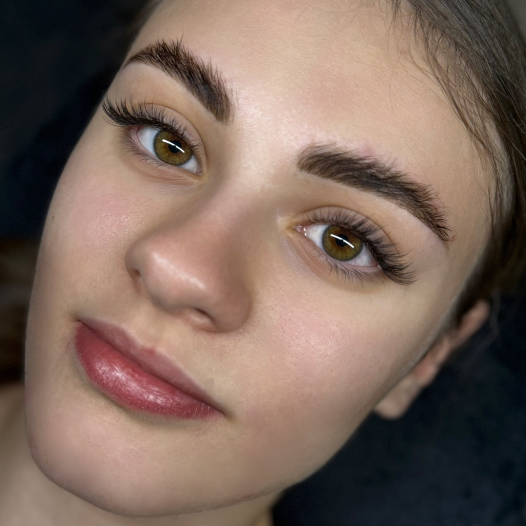 Наращивание ресниц