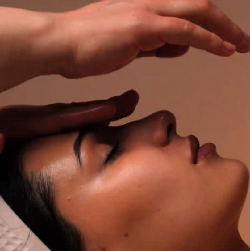 Массаж лица в восточной технике 
(Код молодости)