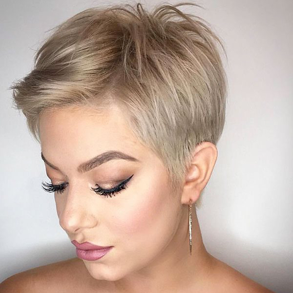 Женская стрижка простая